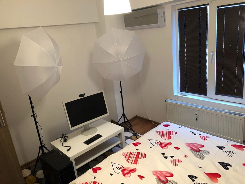 Modele online cu experienta sau fara